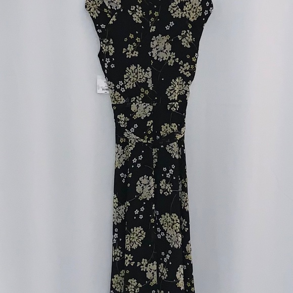 NWT Liz Claiborne Sleeveless Floral Dress - Picture 8 of 10